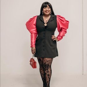 Beautiful exaggerated sleeves blazer dress